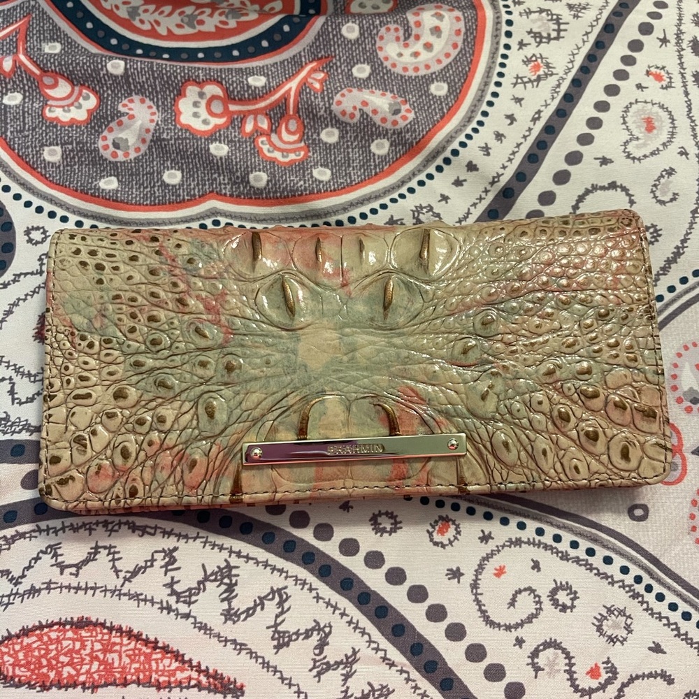 Ady Sahara Melbourne wallet
